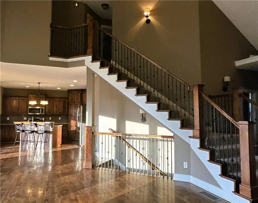 110 S Westglen Drive, Raymore, MO 64083 - #3