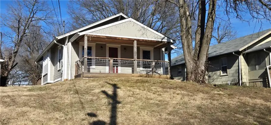 1024 Walnut Avenue, Osawatomie, KS 66064 - #2