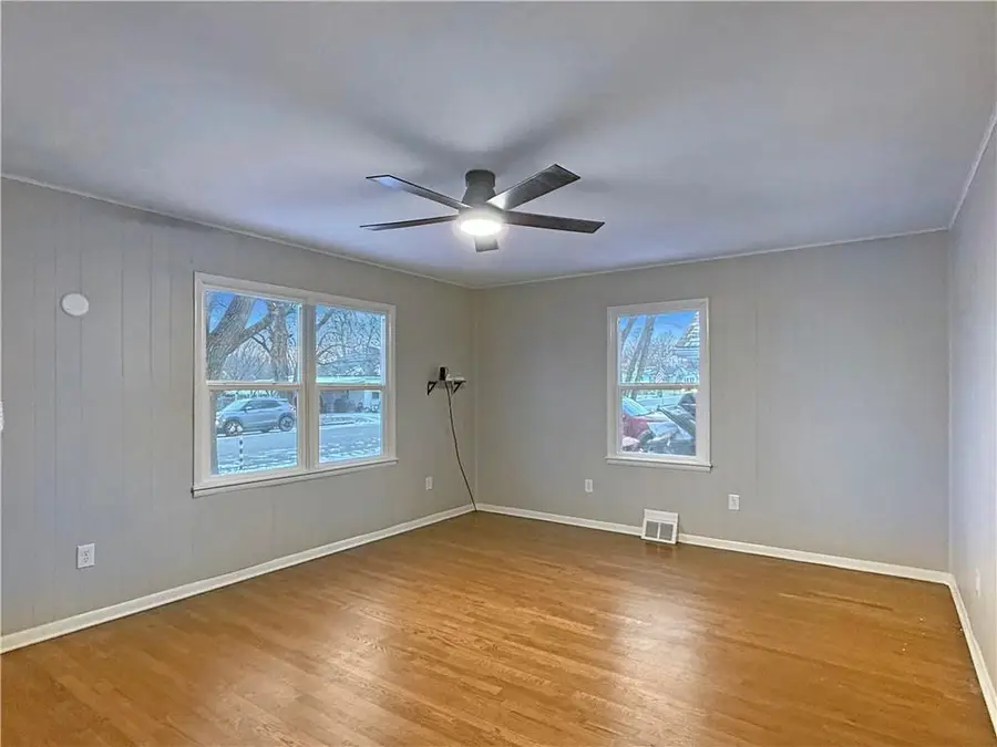 504 W 29th Street, Higginsville, MO 64037 - #3