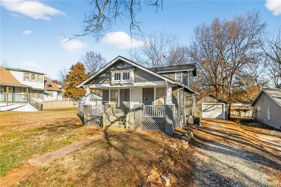 1915 S Overton Avenue, Independence, MO 64052 - Image #2