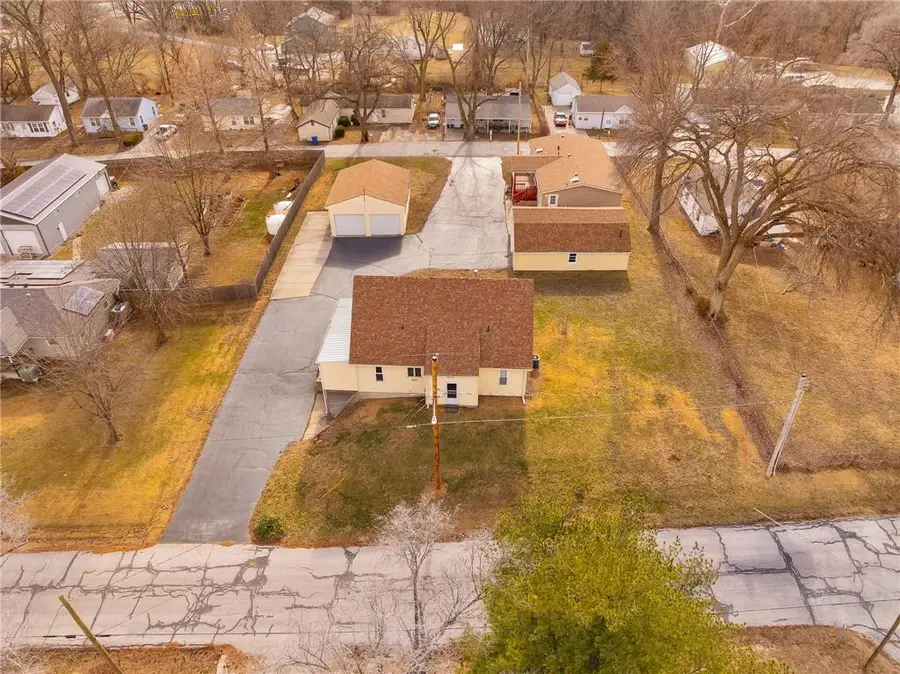 8215 NE Schell Road, Pleasant Valley, MO 64068 - Image #3