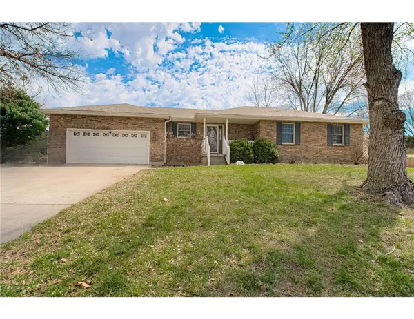 58 Lakeview Drive, Lexington, MO 64067