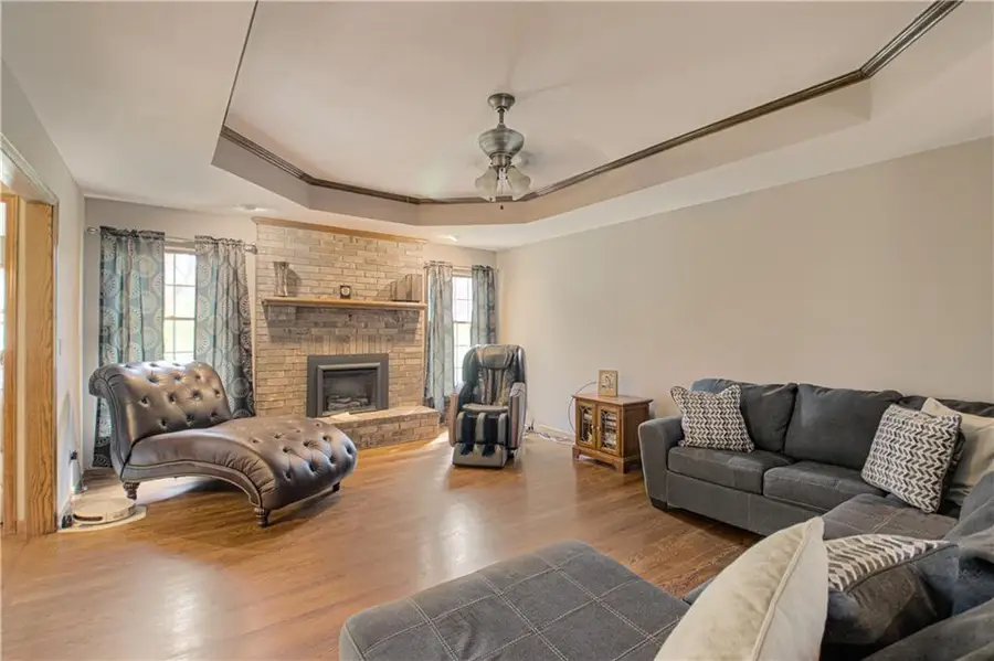 58 Lakeview Drive, Lexington, MO 64067 - #3