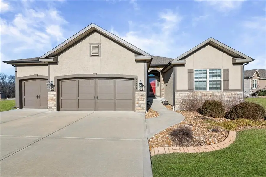 17604 Greyhawke Ridge Drive, Smithville, MO 64089 - Image #2