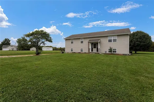 23704 S Scottsdale Terrace, Peculiar, MO 64078