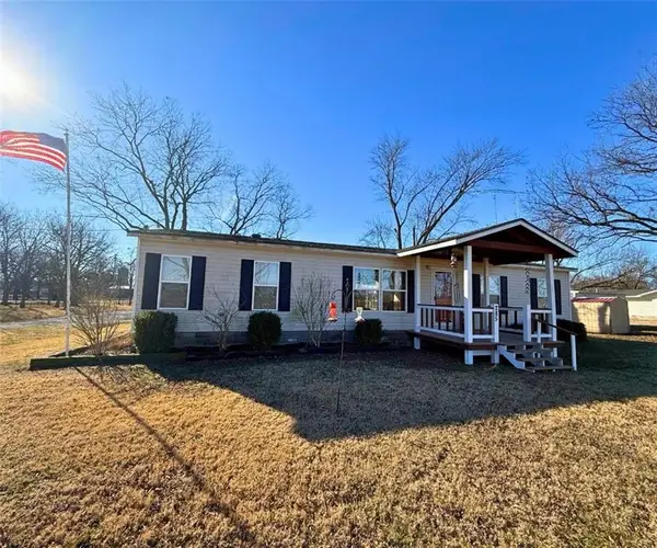 285 N Walnut Street, Deerfield, MO 64741