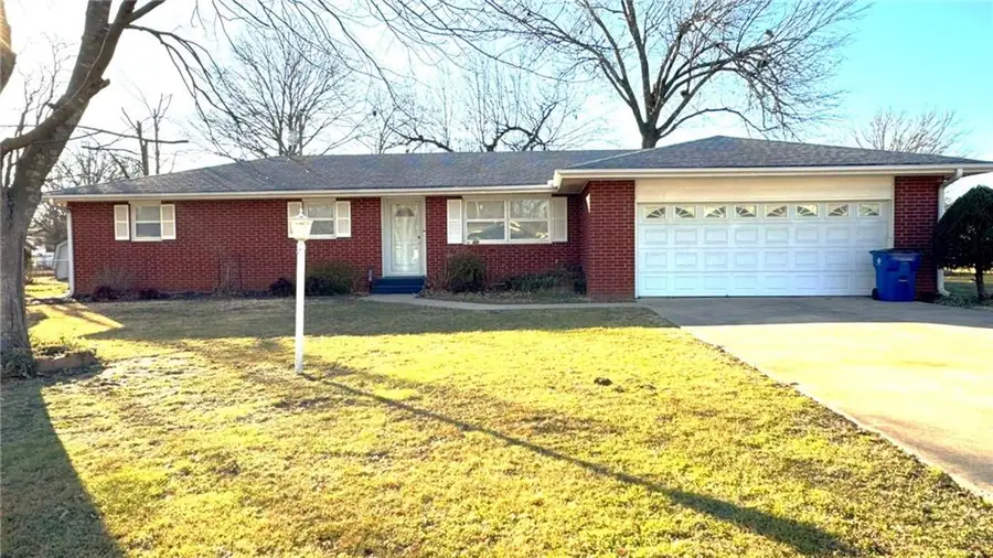 410 S Wilshire Boulevard, Coffeyville, KS 67337 - Image #2