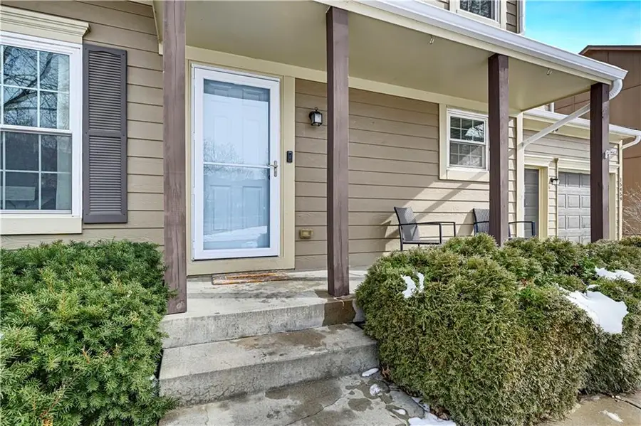 15459 S Sturgeon Drive, Olathe, KS 66062 - #2