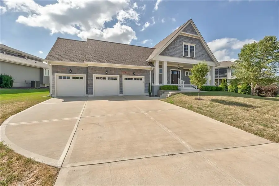 9742 Shady Bend Circle, Lenexa, KS 66227 - Image #2