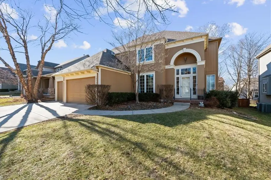 15724 Linden Street, Overland Park, KS 66224 - Image #2