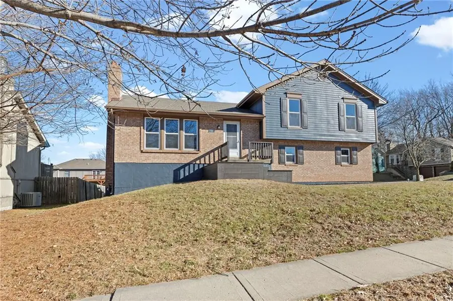 8615 N Wayland Avenue, Kansas City, MO 64153 - Image #3
