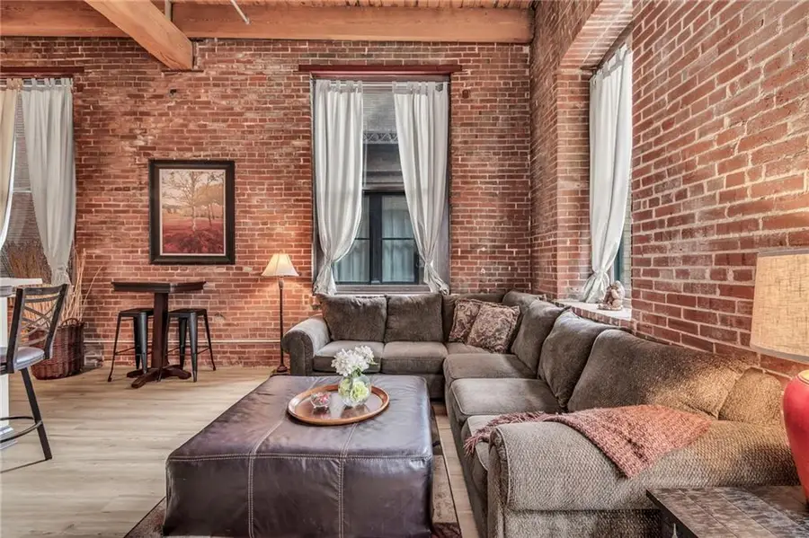 308 W 8th Street #201, Kansas City, MO 64105 - Image #2