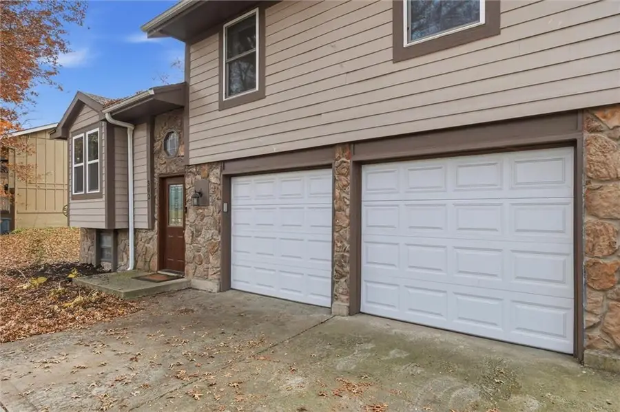 302 SE Flagstone Drive, Lees Summit, MO 64063 - Image #3