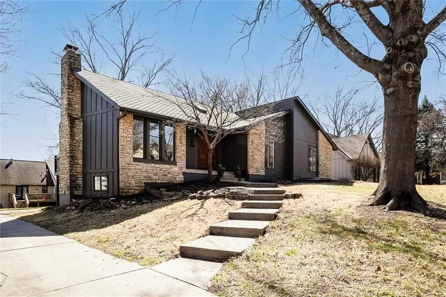 211 NW Juniper Street, Lees Summit, MO 64064 - #2