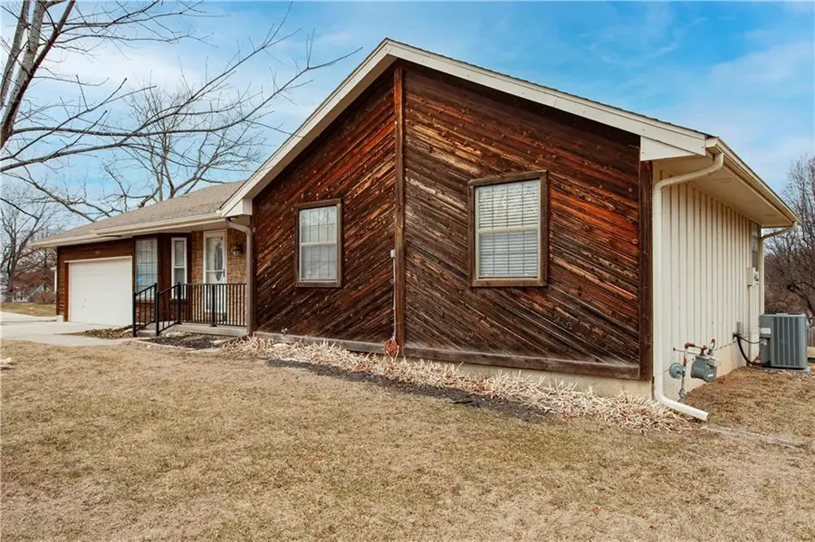 3403 NW Shannon Court, Blue Springs, MO 64015 - Image #3