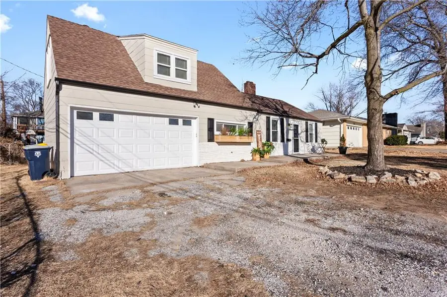 828 E 82nd Street, Kansas City, MO 64131 - Image #2