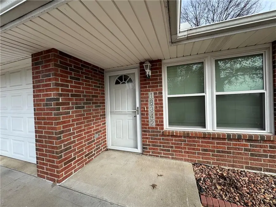 18342 E Us Hwy 24 Circle, Independence, MO 64056 - Image #2