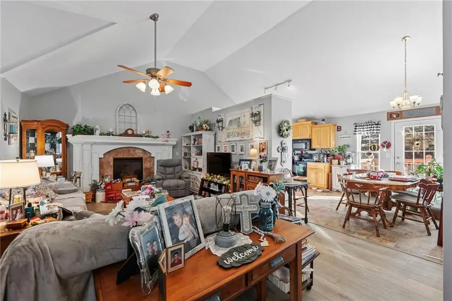 521 E 2nd Street, Dearborn, MO 64439 - Image #3