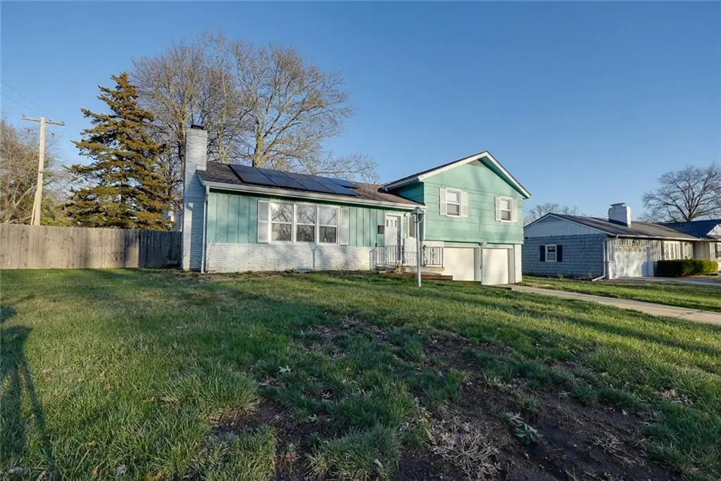 7901 Maple Avenue, Raytown, MO 64138 - #1