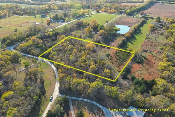 2.96 acres Morning Deer Drive, Paola, KS 66071