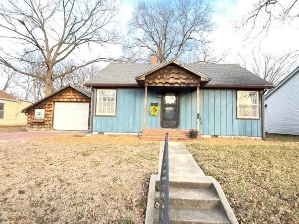 824 N Ash Street, Nevada, MO 64772
