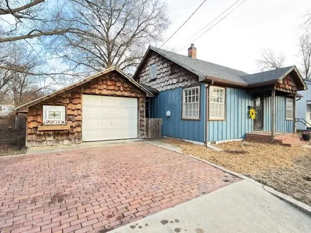 824 N Ash Street, Nevada, MO 64772 - #2