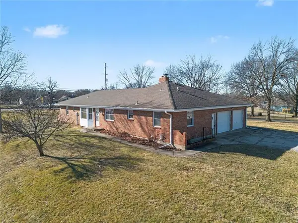 6640 Pflumm Road, Shawnee, KS 66216