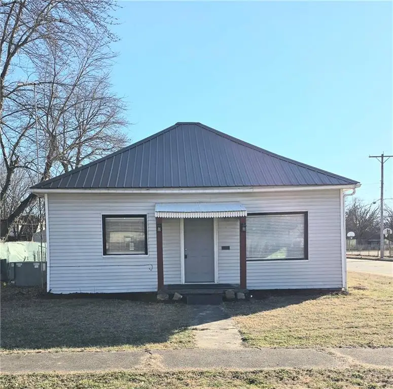 2530 Dirr Avenue, Parsons, KS 67357 - Image #1
