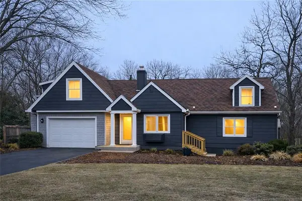 12007 E Alberta Street, Sugar Creek, MO 64054