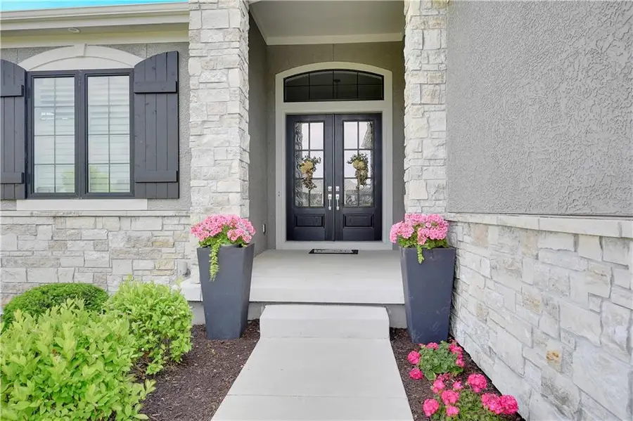 10715 W 142nd Terrace, Overland Park, KS 66221 - Image #2