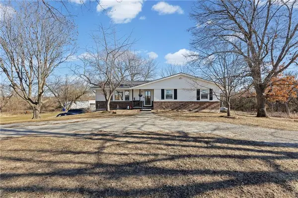 360 E 2300 Road, Edgerton, KS 66021