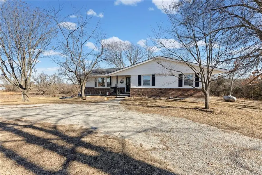 360 E 2300 Road, Edgerton, KS 66021 - Image #2