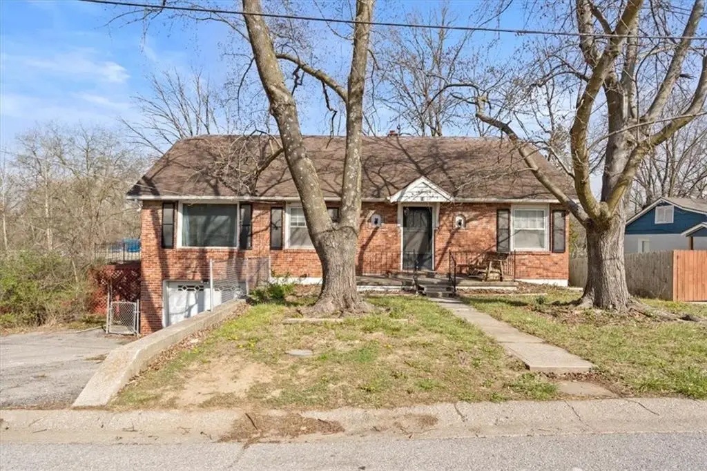 14 E Whittier Street, Kansas City, MO 64119 - #1
