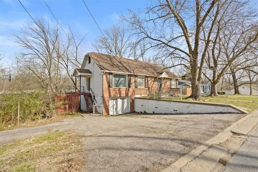 14 E Whittier Street, Kansas City, MO 64119 - #2