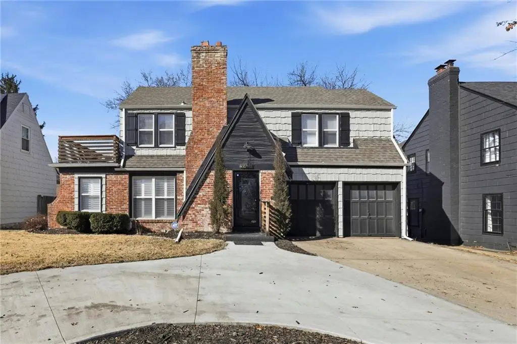 6928 Wornall Road, Kansas City, MO 64113 - #1