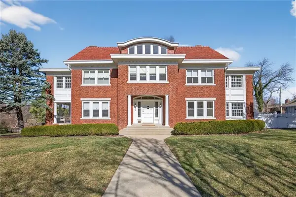 234 W 53rd Terrace, Kansas City, MO 64112