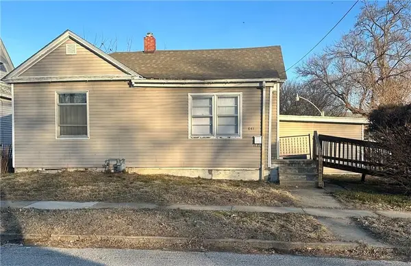 841 S 20th Street, St Joseph, MO 64507