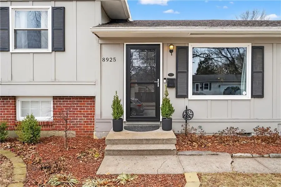 8925 W 101st Street, Overland Park, KS 66212 - #2