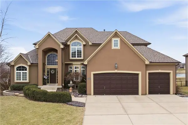 701 SW Admiral Byrd Drive, Lee's Summit, MO 64082