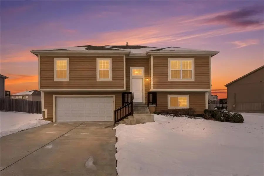 26130 W 141st Court, Olathe, KS 66061 - Image #2