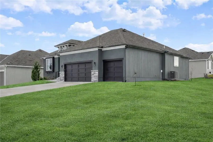 19485 W 202nd Street, Spring Hill, KS 66083 - Image #2