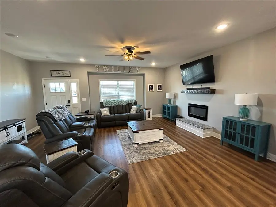 305 SW 11th Road, Warrensburg, MO 64093 - Image #3