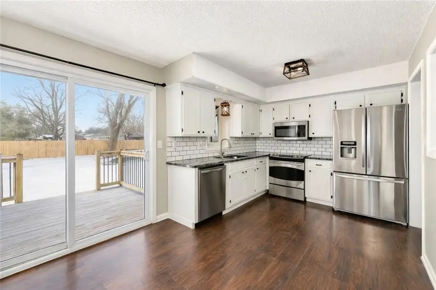 1606 SE Hillside Drive, Oak Grove, MO 64075 - #2