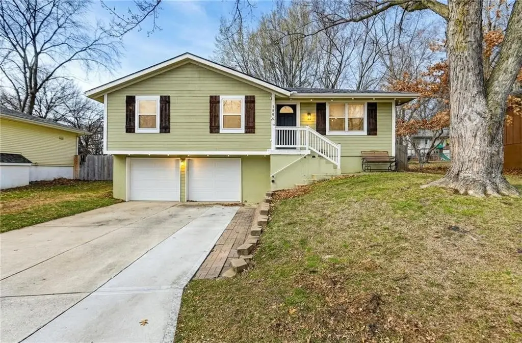 1806 SE Kingsway Street, Oak Grove, MO 64075 - #1