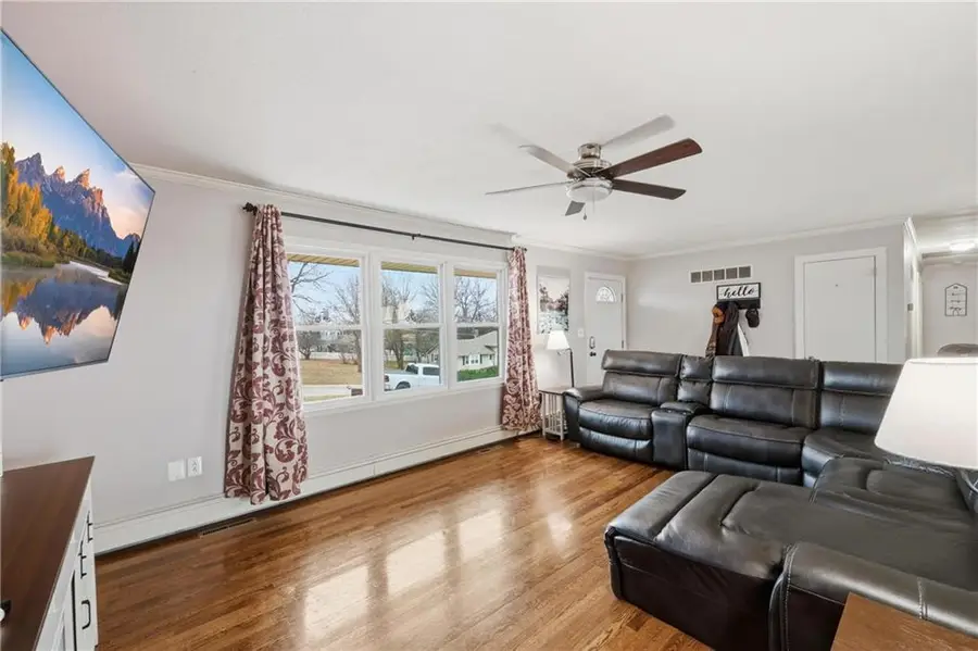 812 Pleasant Street, Odessa, MO 64076 - Image #3