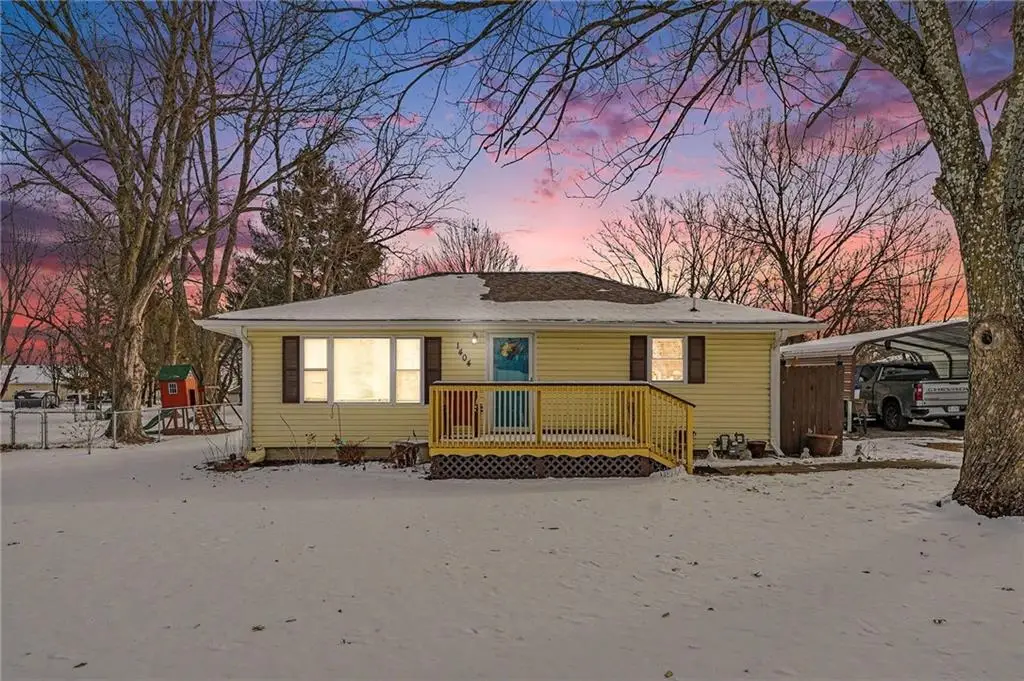 1404 N Howenstein Avenue, Cameron, MO 64429 - #1