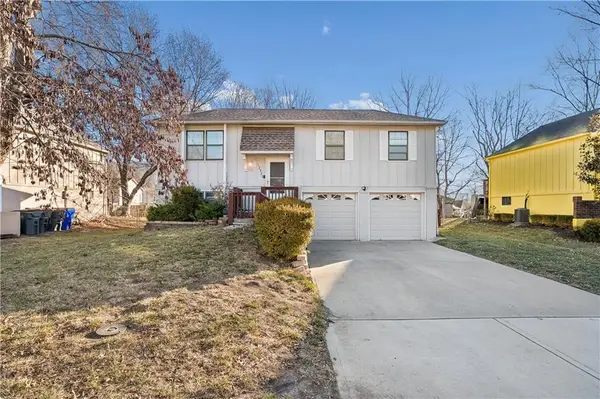 12925 S Brougham Drive, Olathe, KS 66062