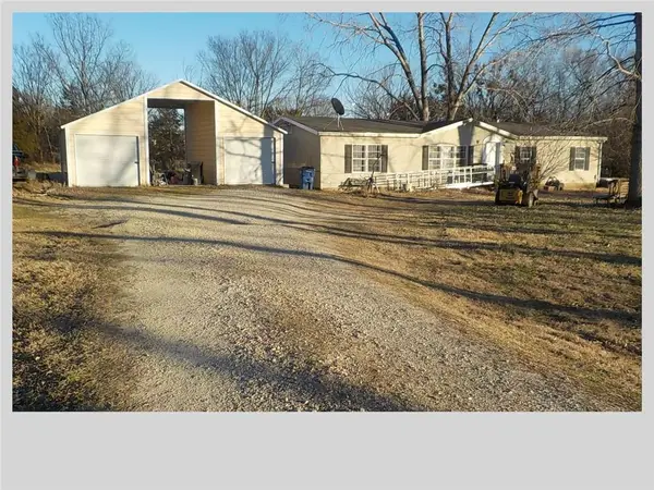 1001 N Buckeye Street, Coffeyville, KS 67337