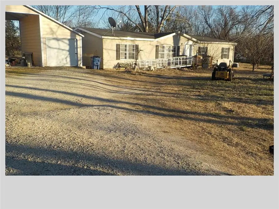 1001 N Buckeye Street, Coffeyville, KS 67337 - Image #3
