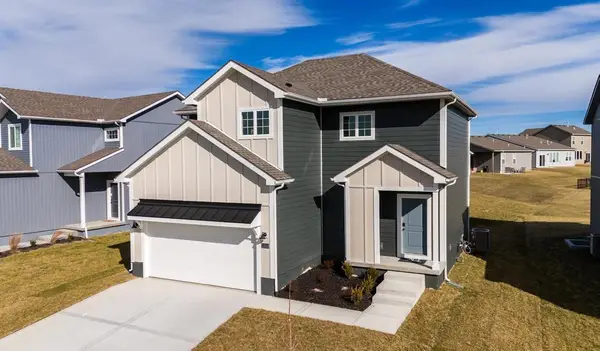 12429 S Redwood Street, Lee's Summit, MO 64086